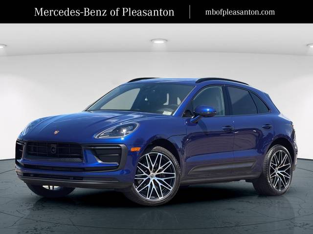 2023 Porsche Macan AWD photo