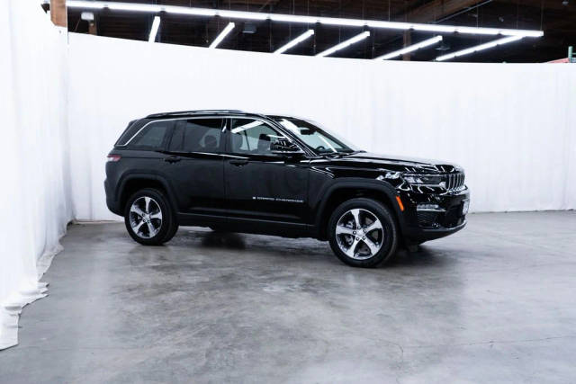 2023 Jeep Grand Cherokee 4WD photo