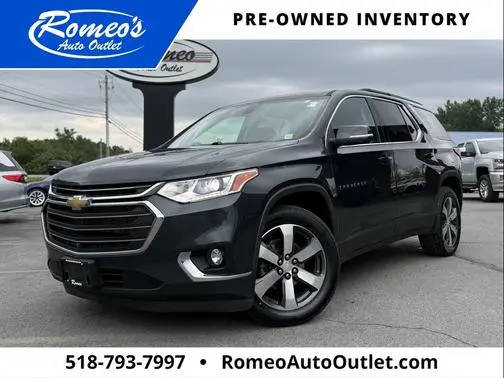 2021 Chevrolet Traverse LT Leather FWD photo