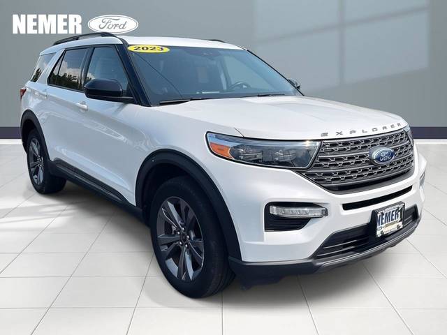2023 Ford Explorer XLT 4WD photo