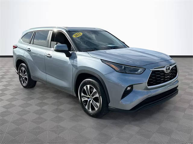 2023 Toyota Highlander XLE FWD photo