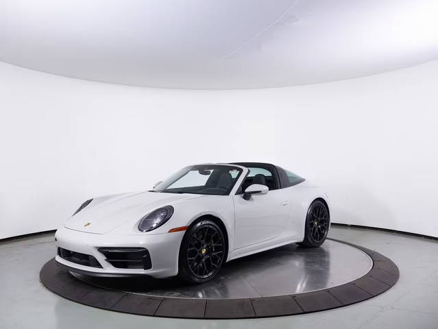 2023 Porsche 911 4 GTS AWD photo