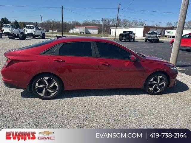 2023 Hyundai Elantra SEL FWD photo