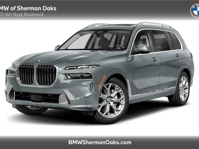 2023 BMW X7 M60i AWD photo