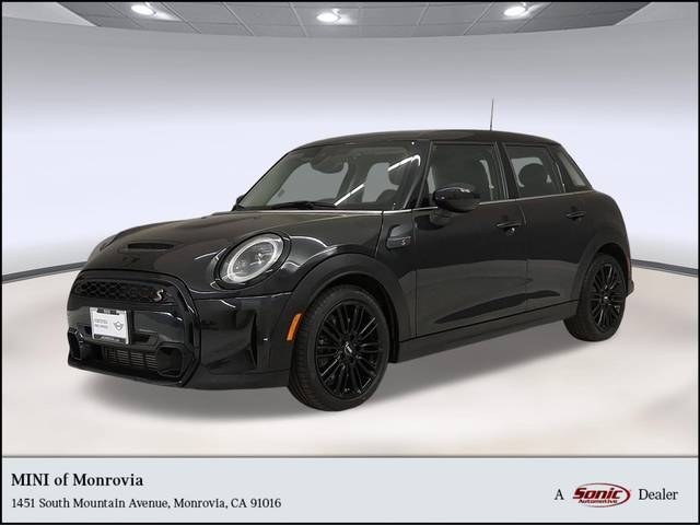 2023 MINI Hardtop 4 Door Cooper S FWD photo