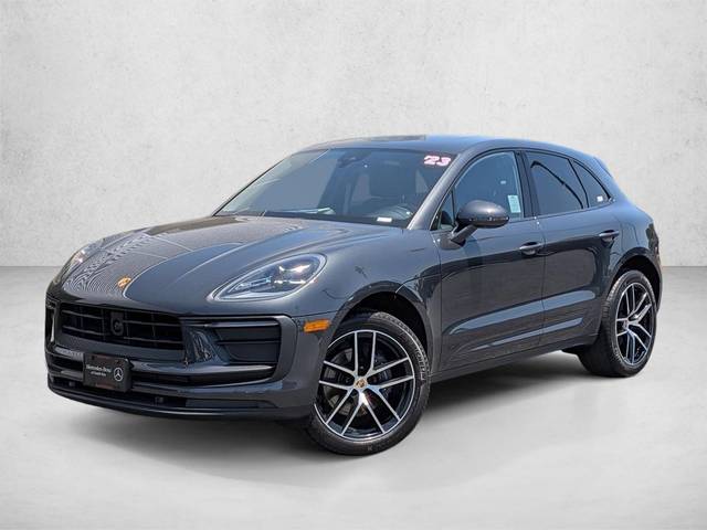 2023 Porsche Macan AWD photo