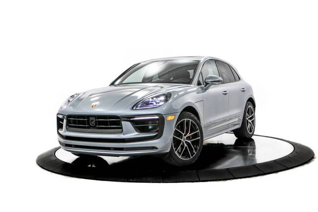 2023 Porsche Macan S AWD photo