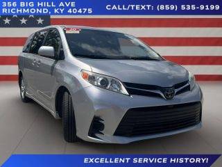 2020 Toyota Sienna LE FWD photo