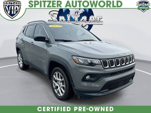 2023 Jeep Compass Latitude Lux 4WD photo