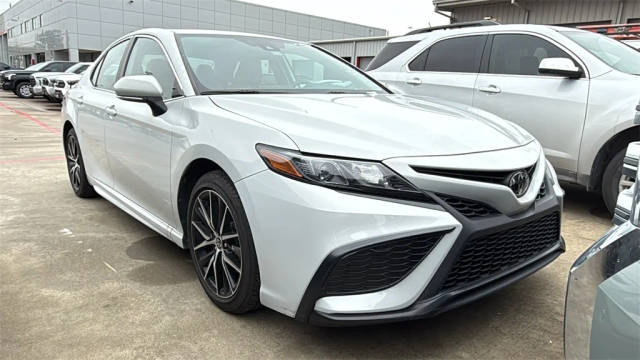 2023 Toyota Camry SE FWD photo