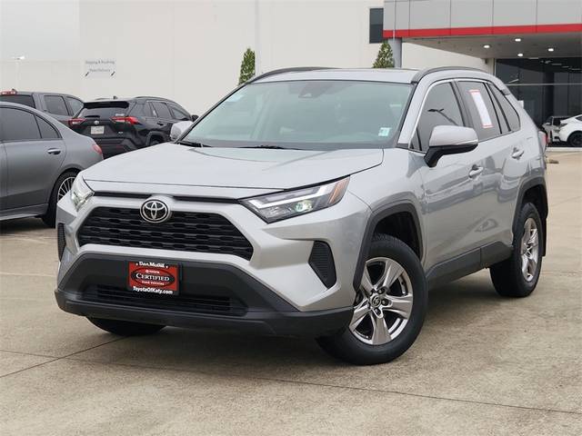 2023 Toyota RAV4 XLE FWD photo