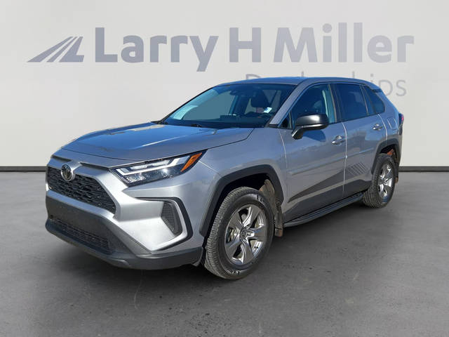 2023 Toyota RAV4 LE AWD photo