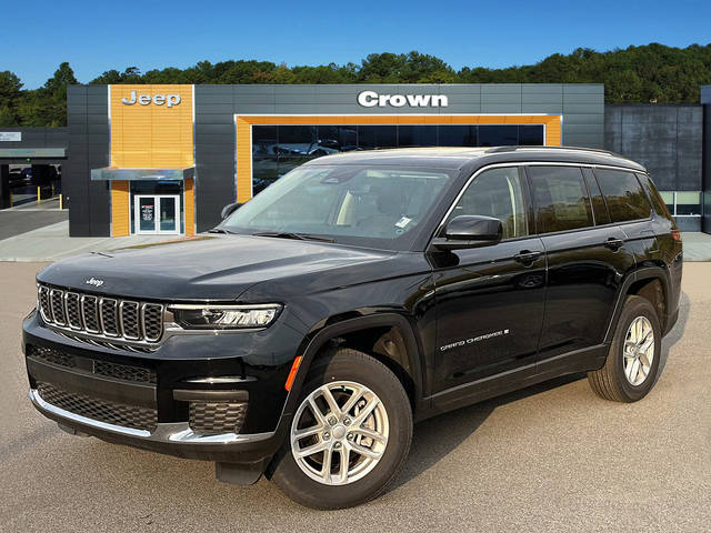 2023 Jeep Grand Cherokee L Laredo 4WD photo