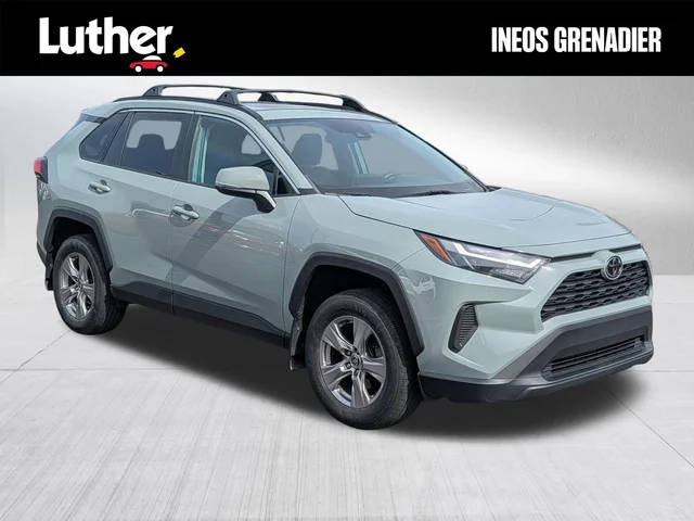2022 Toyota RAV4 XLE AWD photo