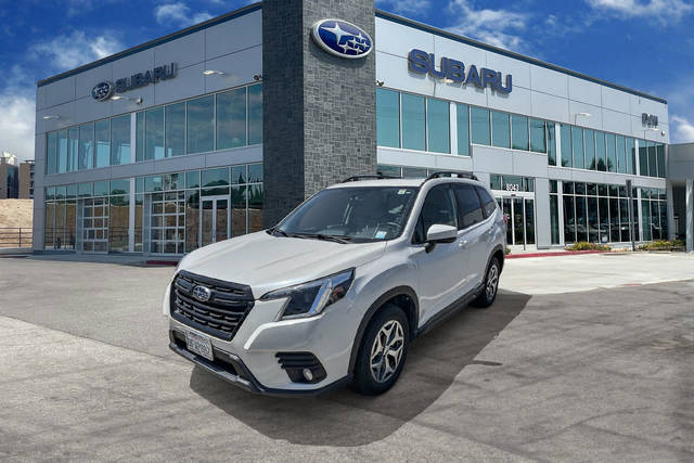 2023 Subaru Forester Premium AWD photo