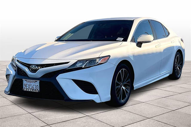 2018 Toyota Camry SE FWD photo