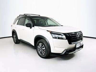 2023 Nissan Pathfinder SL 4WD photo