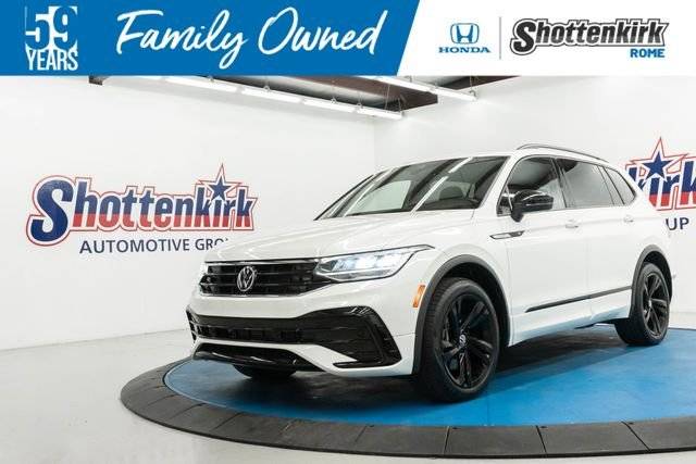 2023 Volkswagen Tiguan SE R-Line Black FWD photo