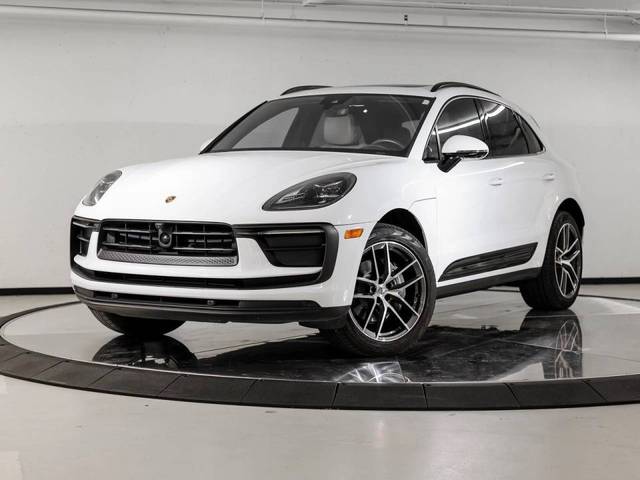 2023 Porsche Macan  AWD photo