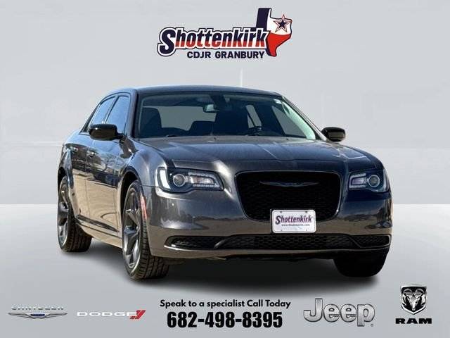 2023 Chrysler 300 Touring RWD photo