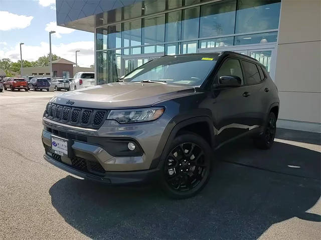 2023 Jeep Compass Altitude 4WD photo