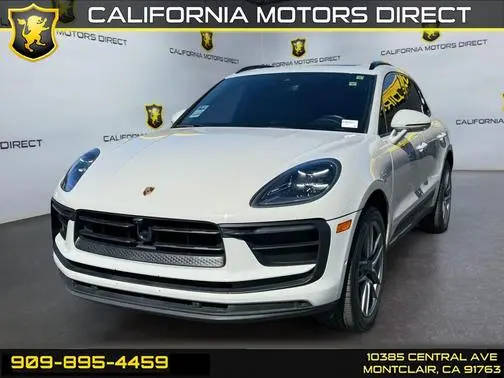 2023 Porsche Macan AWD photo