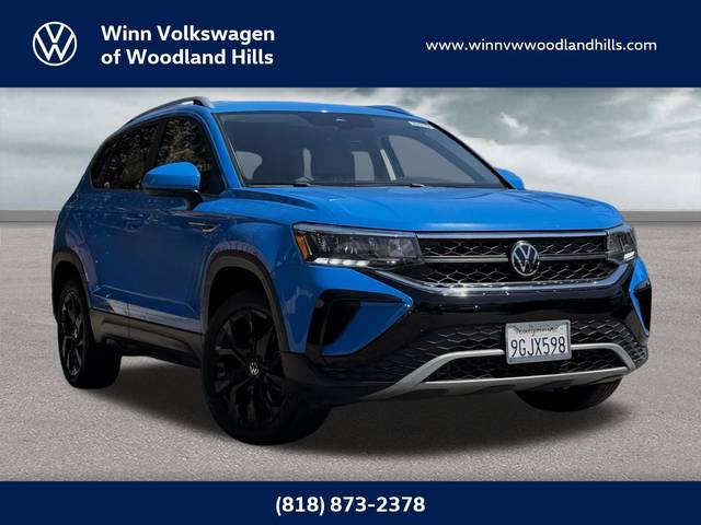 2023 Volkswagen Taos SE FWD photo