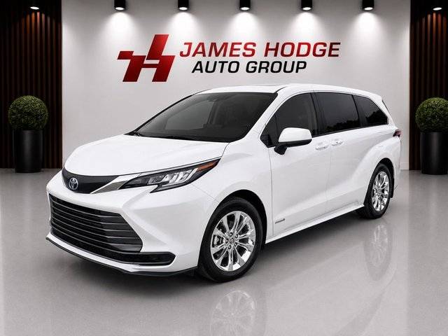 2021 Toyota Sienna LE FWD photo