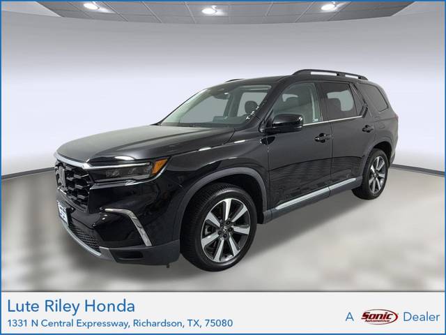 2023 Honda Pilot Touring AWD photo