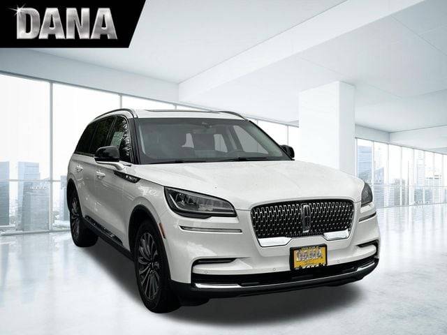 2023 Lincoln Aviator Standard AWD photo