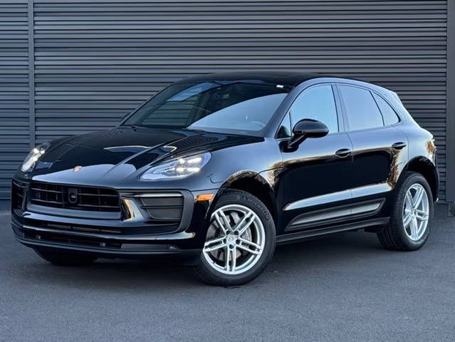 2023 Porsche Macan T AWD photo