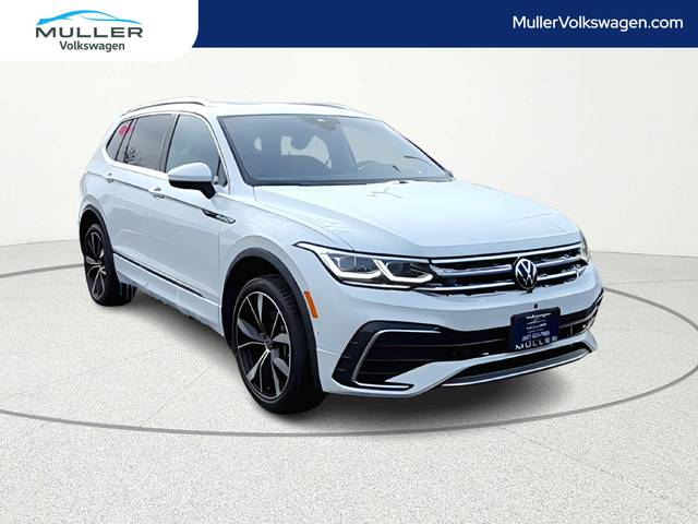 2023 Volkswagen Tiguan SEL R-Line AWD photo