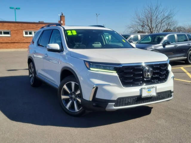 2023 Honda Pilot Touring AWD photo