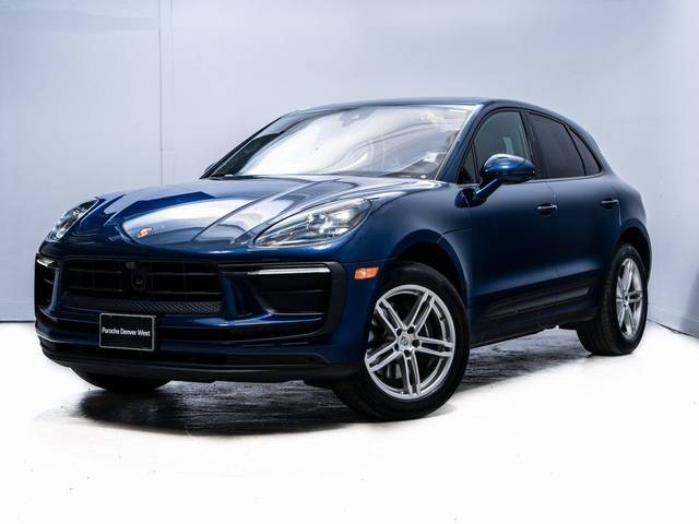 2023 Porsche Macan  AWD photo