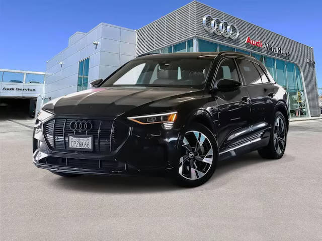 2023 Audi e-tron Premium AWD photo