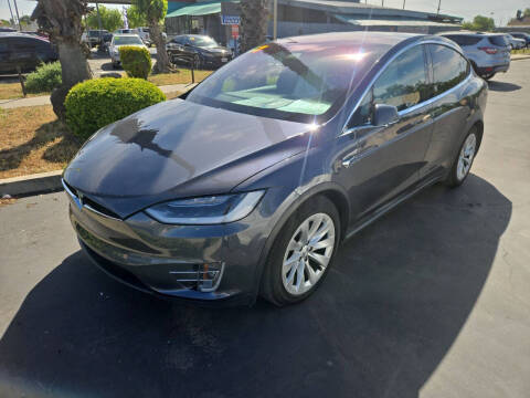 2017 Tesla Model X 90D AWD photo