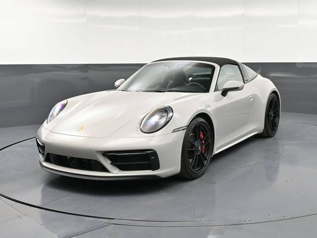 2023 Porsche 911 4 GTS AWD photo