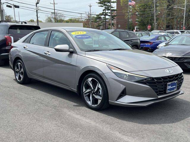 2023 Hyundai Elantra SEL FWD photo