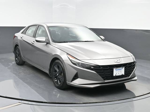 2023 Hyundai Elantra SEL FWD photo