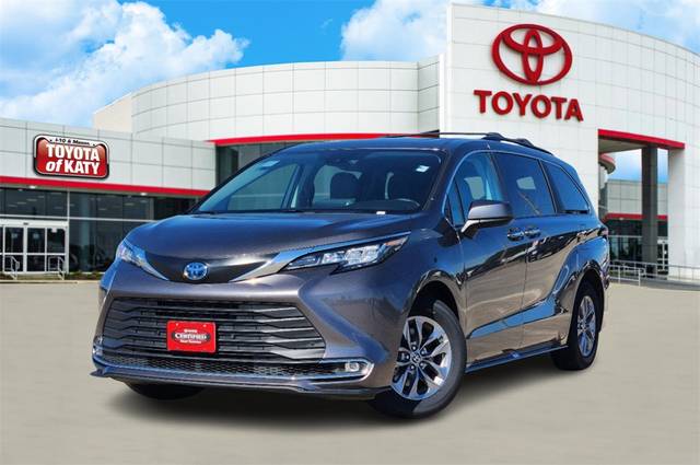 2023 Toyota Sienna XLE FWD photo