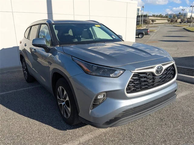 2023 Toyota Highlander XLE FWD photo