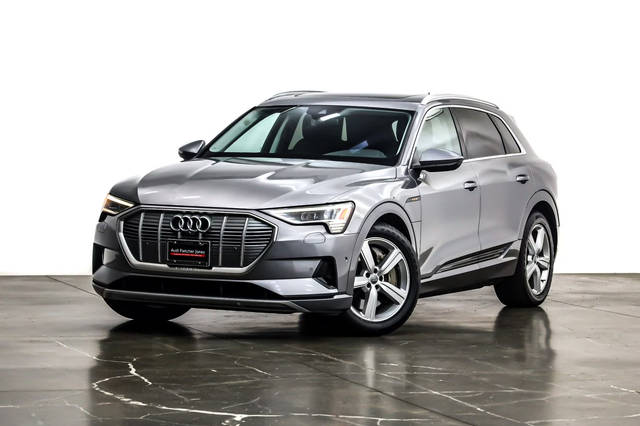 2019 Audi e-tron Premium Plus AWD photo