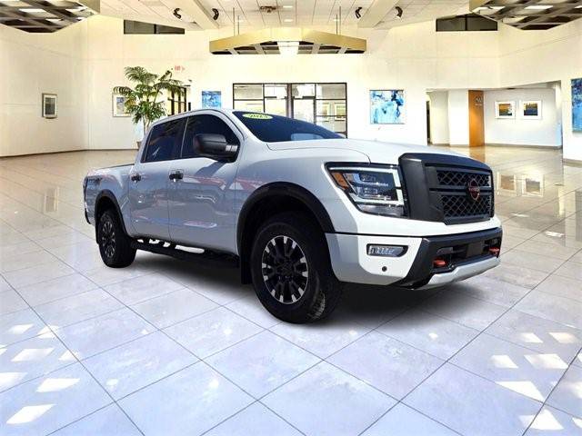 2023 Nissan Titan PRO-4X 4WD photo