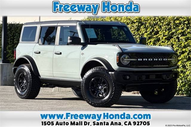 2023 Ford Bronco 4 Door Wildtrak 4WD photo