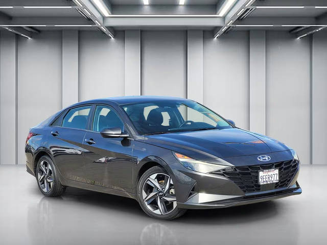 2023 Hyundai Elantra SEL FWD photo