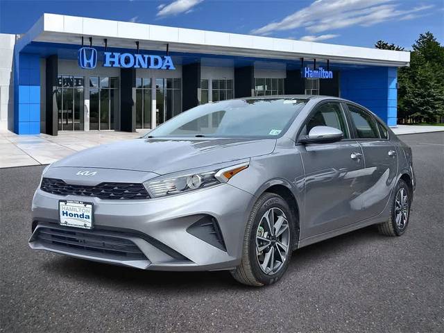 2023 Kia Forte LXS FWD photo
