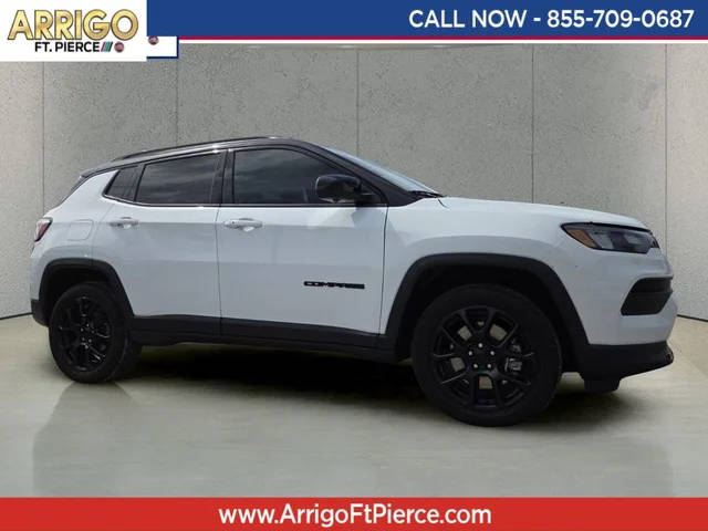 2023 Jeep Compass Altitude 4WD photo