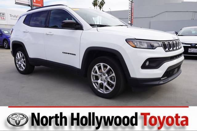 2023 Jeep Compass Latitude Lux 4WD photo