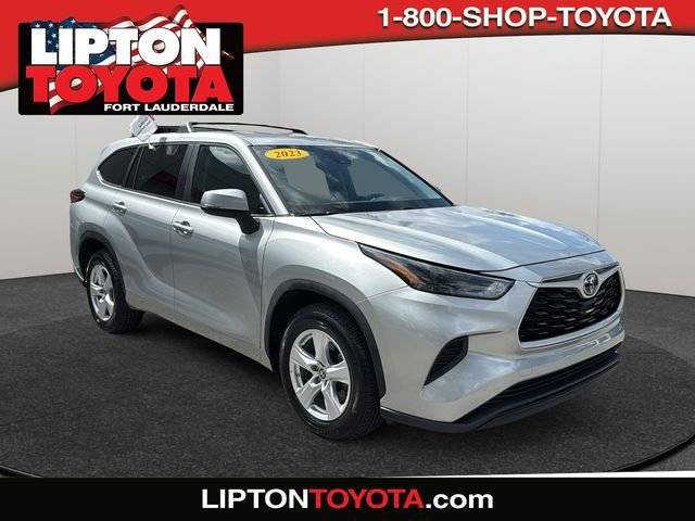 2023 Toyota Highlander L FWD photo
