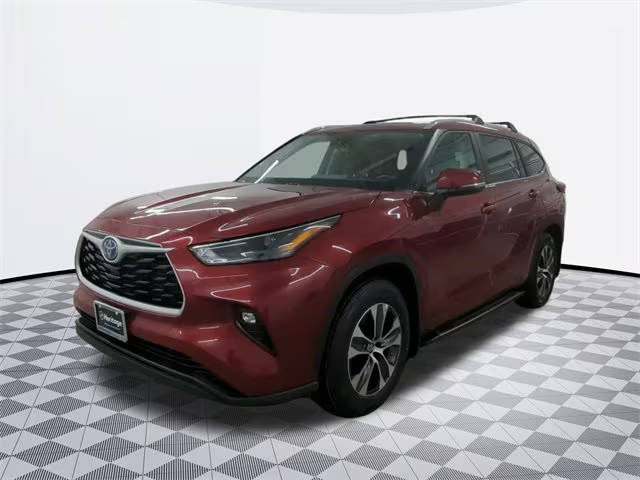 2023 Toyota Highlander Hybrid XLE AWD photo
